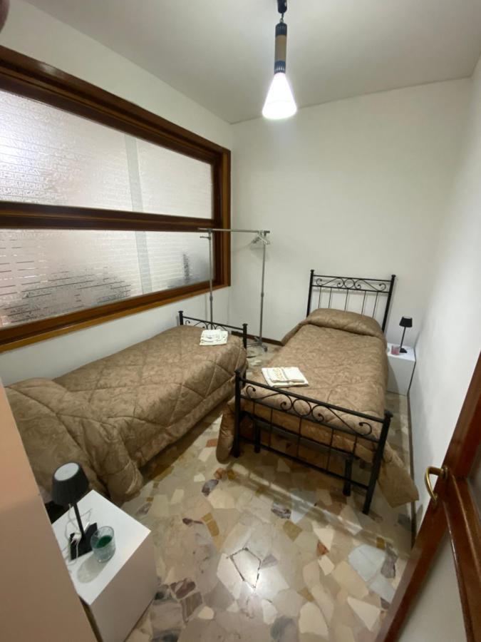 Love Loft Casa Vacanza Lecco Bagian luar foto
