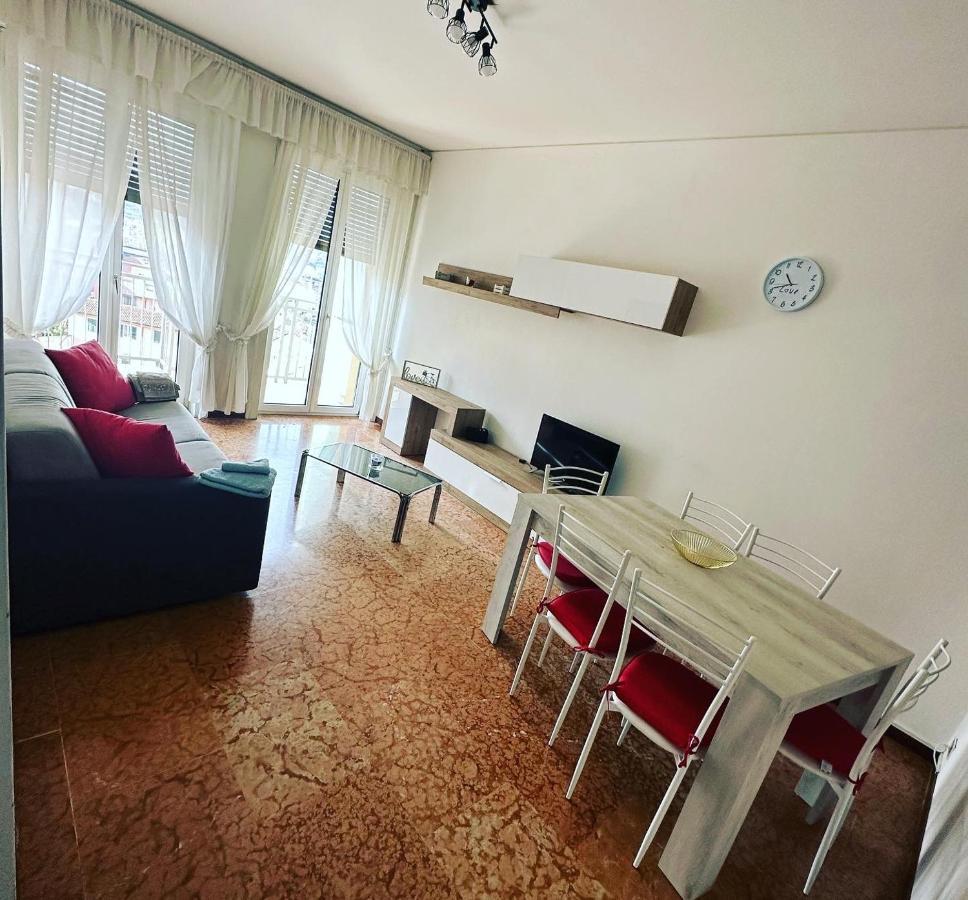 Love Loft Casa Vacanza Lecco Bagian luar foto