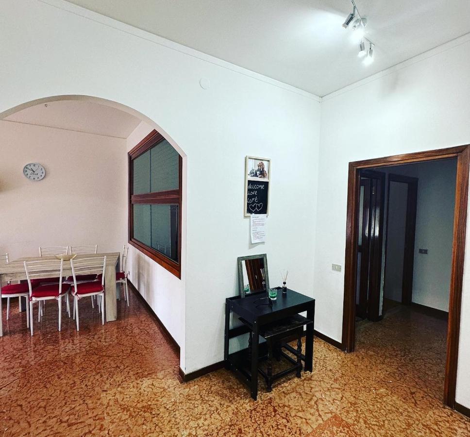 Love Loft Casa Vacanza Lecco Bagian luar foto